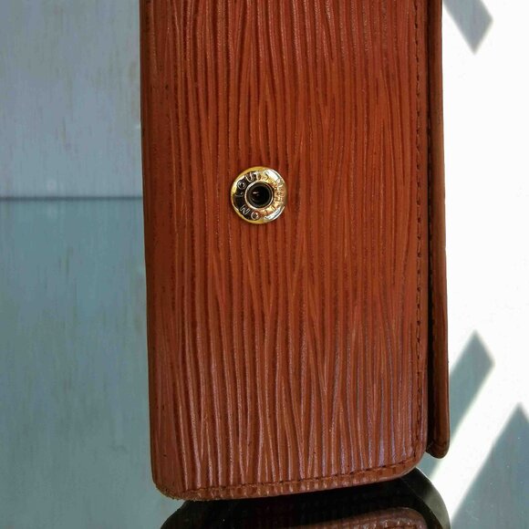 Louis Vuitton Key Holder - Picture 6 of 15